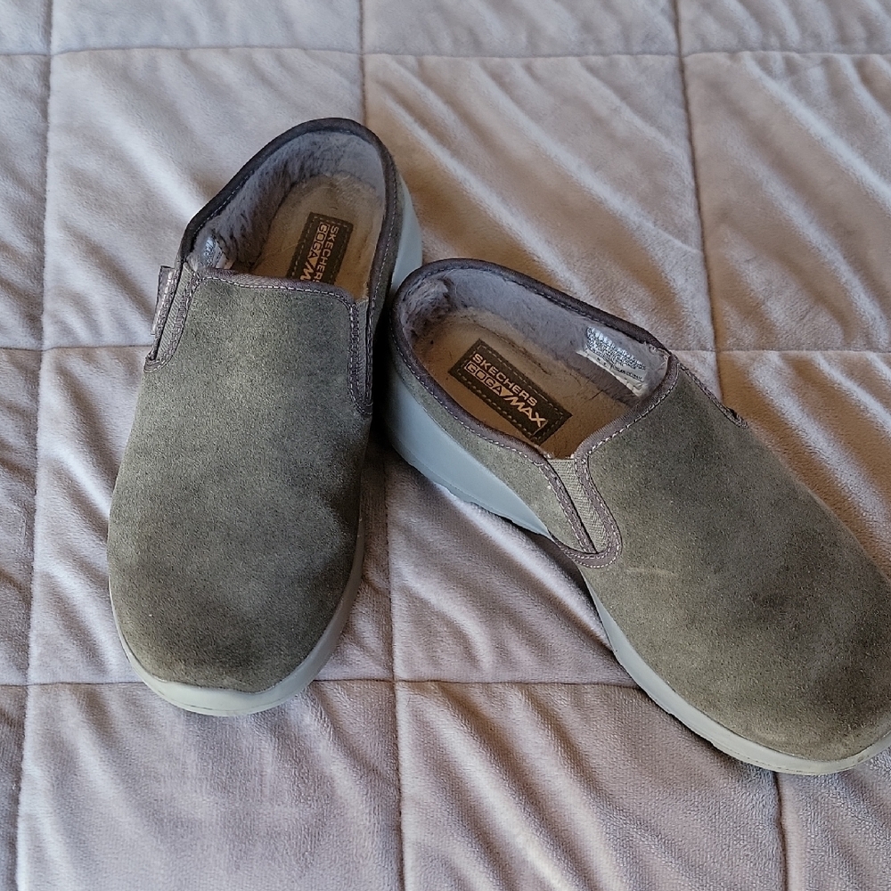 Skechers Womens Suede Gray GogaMax Slip-On Shoes size 6.5
